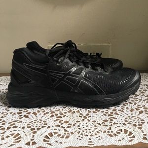 ASICS Gel Kayano on Black/Black